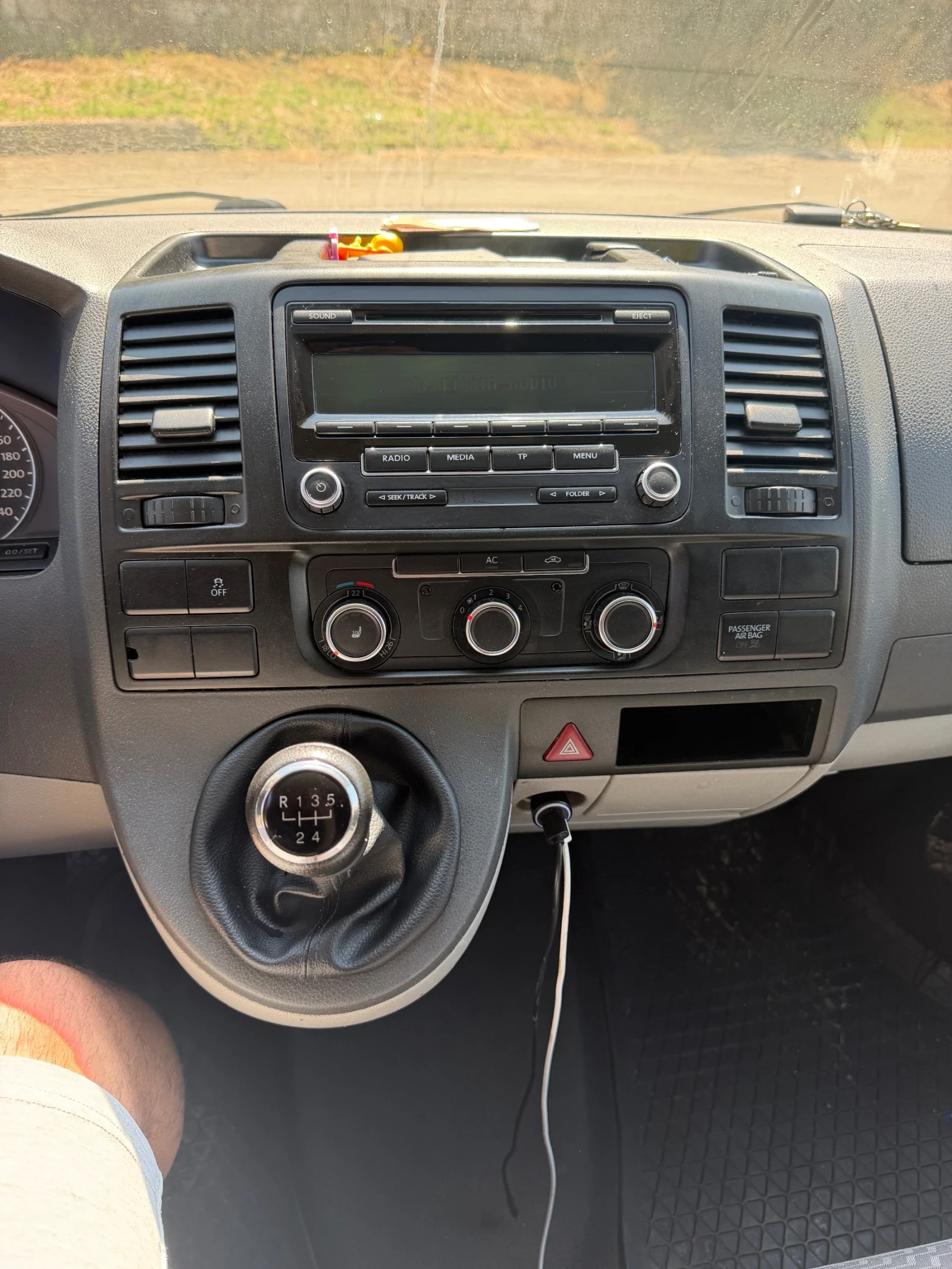 VW Transporter 2.0TDI, снимка 11 - Бусове и автобуси - 55309424