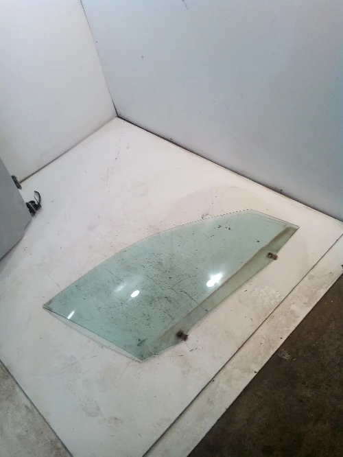 Предно дясно странично стъкло врата за БМВ Е46 320D комби