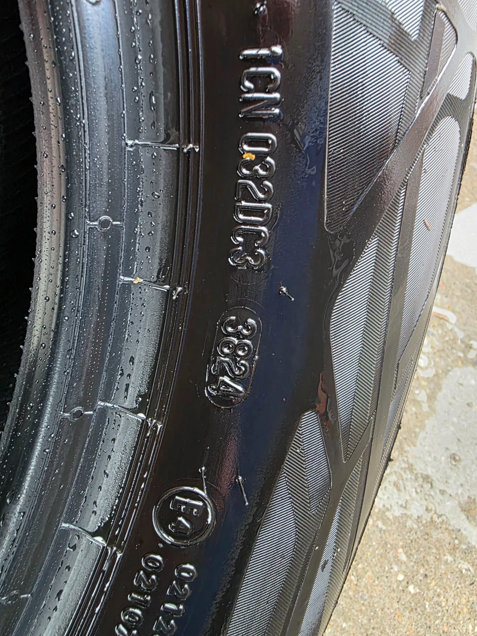 Гуми Летни 215/60R17, снимка 3 - Гуми и джанти - 54402676