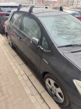 Toyota Auris 1.8 hibrid, снимка 2