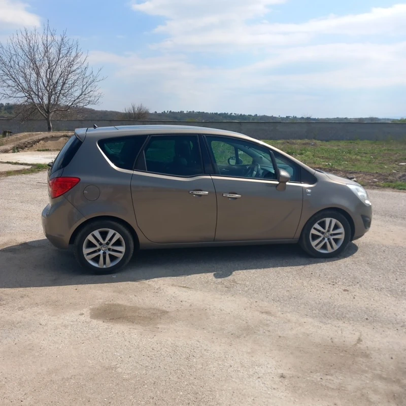 Opel Meriva B, снимка 4 - Автомобили и джипове - 47341299