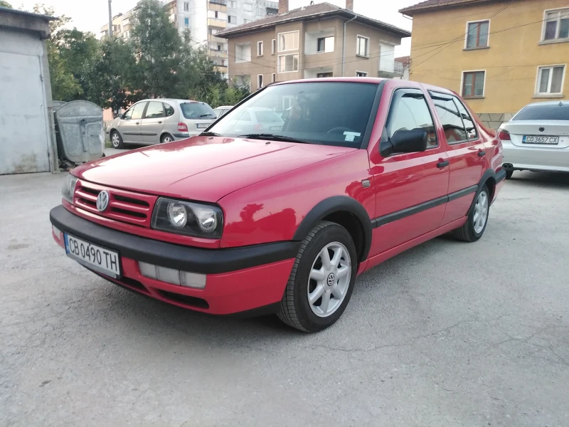 VW Vento 1.8, снимка 1 - Автомобили и джипове - 46928920