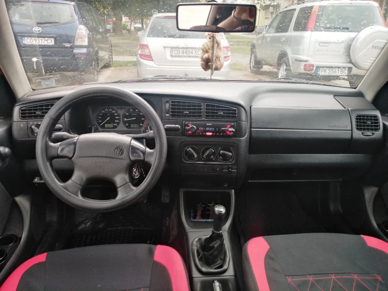 VW Vento 1.8, снимка 10 - Автомобили и джипове - 46928920