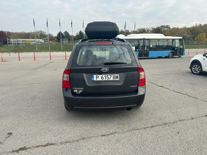 Kia Carens, снимка 4 - Автомобили и джипове - 47777352