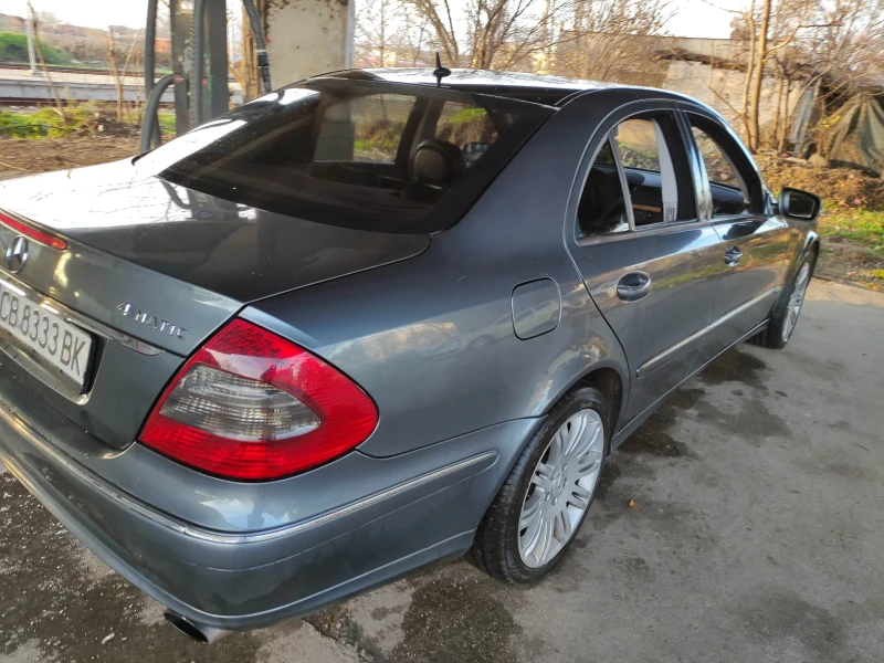 Mercedes-Benz E 280 4matic, снимка 9 - Автомобили и джипове - 47903738