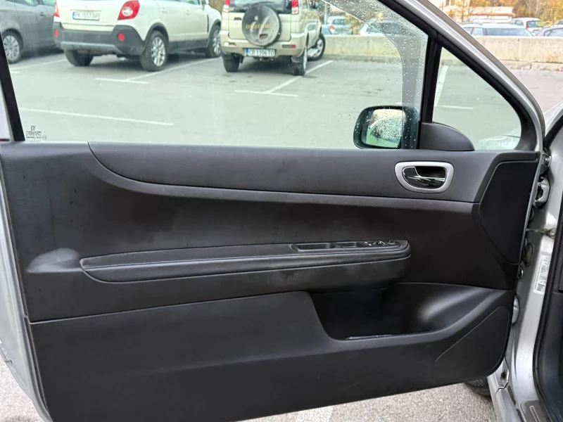 Peugeot 307 2.0i, снимка 12 - Автомобили и джипове - 52460616