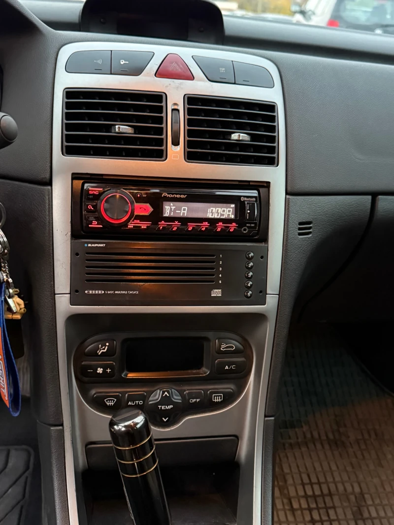 Peugeot 307 2.0i, снимка 14 - Автомобили и джипове - 52460616