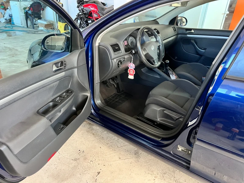 VW Golf, снимка 8 - Автомобили и джипове - 52771170