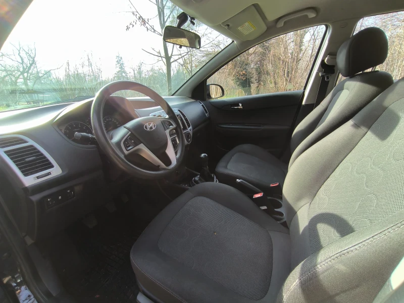 Hyundai I20, снимка 8 - Автомобили и джипове - 52836918