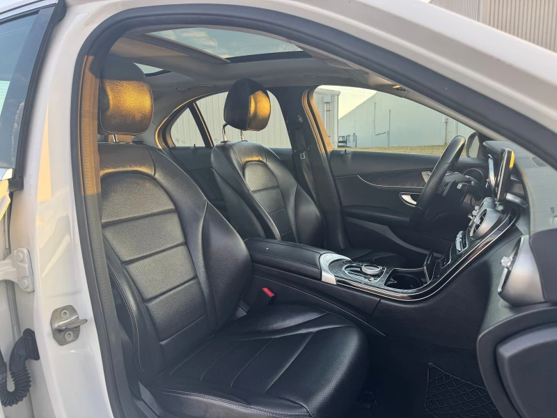 Mercedes-Benz C 300, снимка 12 - Автомобили и джипове - 53038679