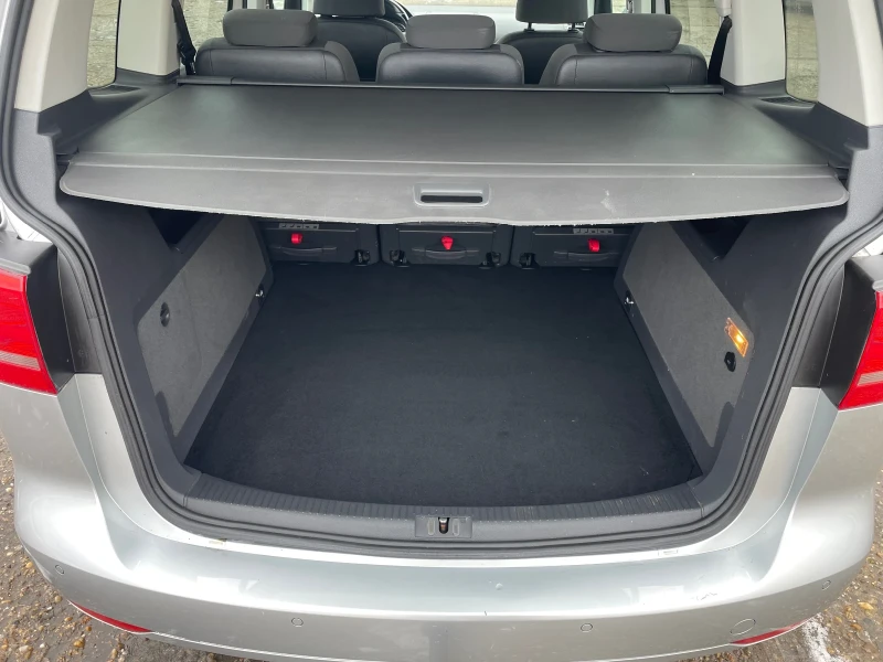 VW Touran  2.0TDI 140кс HIGHLINE* НАВИГАЦИЯ* ПОДГРЕВ* , снимка 16 - Автомобили и джипове - 53078266