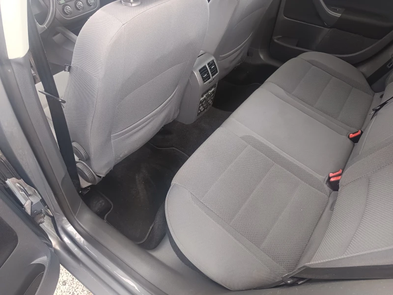 VW Golf 1.6 газ бензин, снимка 6 - Автомобили и джипове - 53466478