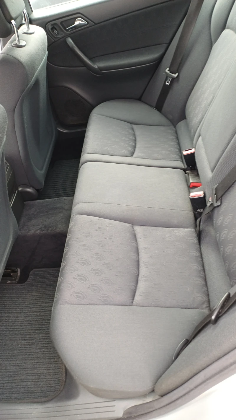 Mercedes-Benz C 220 CDI 162 000km, снимка 13 - Автомобили и джипове - 53580446