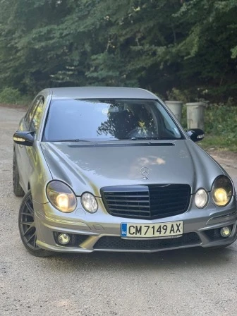 Mercedes-Benz E 320, снимка 5 - Автомобили и джипове - 53611820