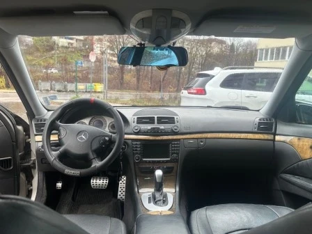 Mercedes-Benz E 320, снимка 7 - Автомобили и джипове - 53611820