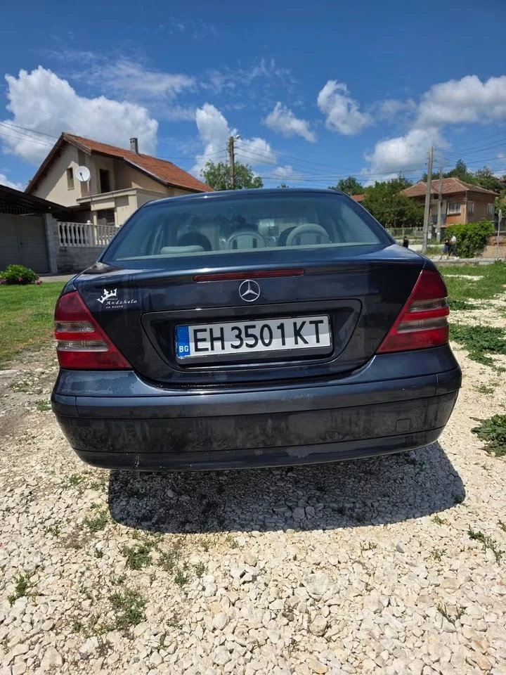 Mercedes-Benz 220