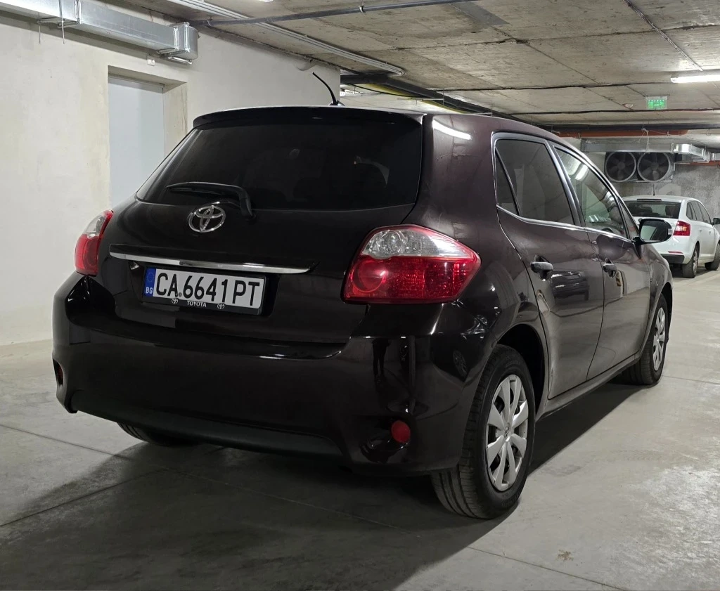 Toyota Auris  - изображение 8