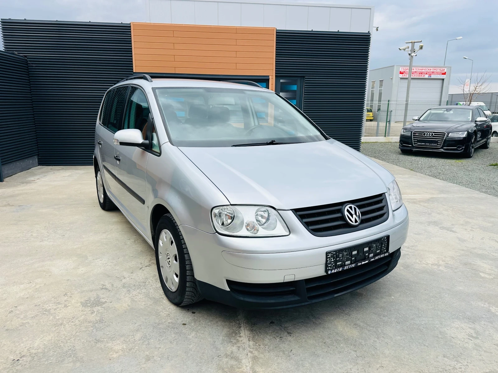 VW Touran 1.9TDI/Navi/6-скорости - изображение 3