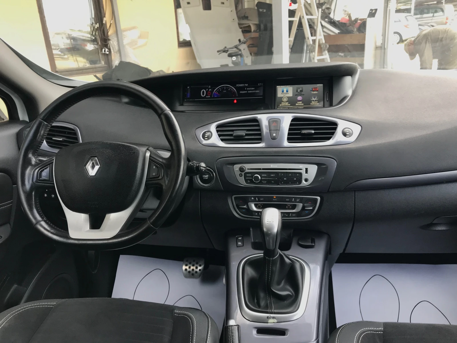 Renault Scenic 1.5d.-X-MOD-CROSS-AUTOM., снимка 15 - Автомобили и джипове - 49281690