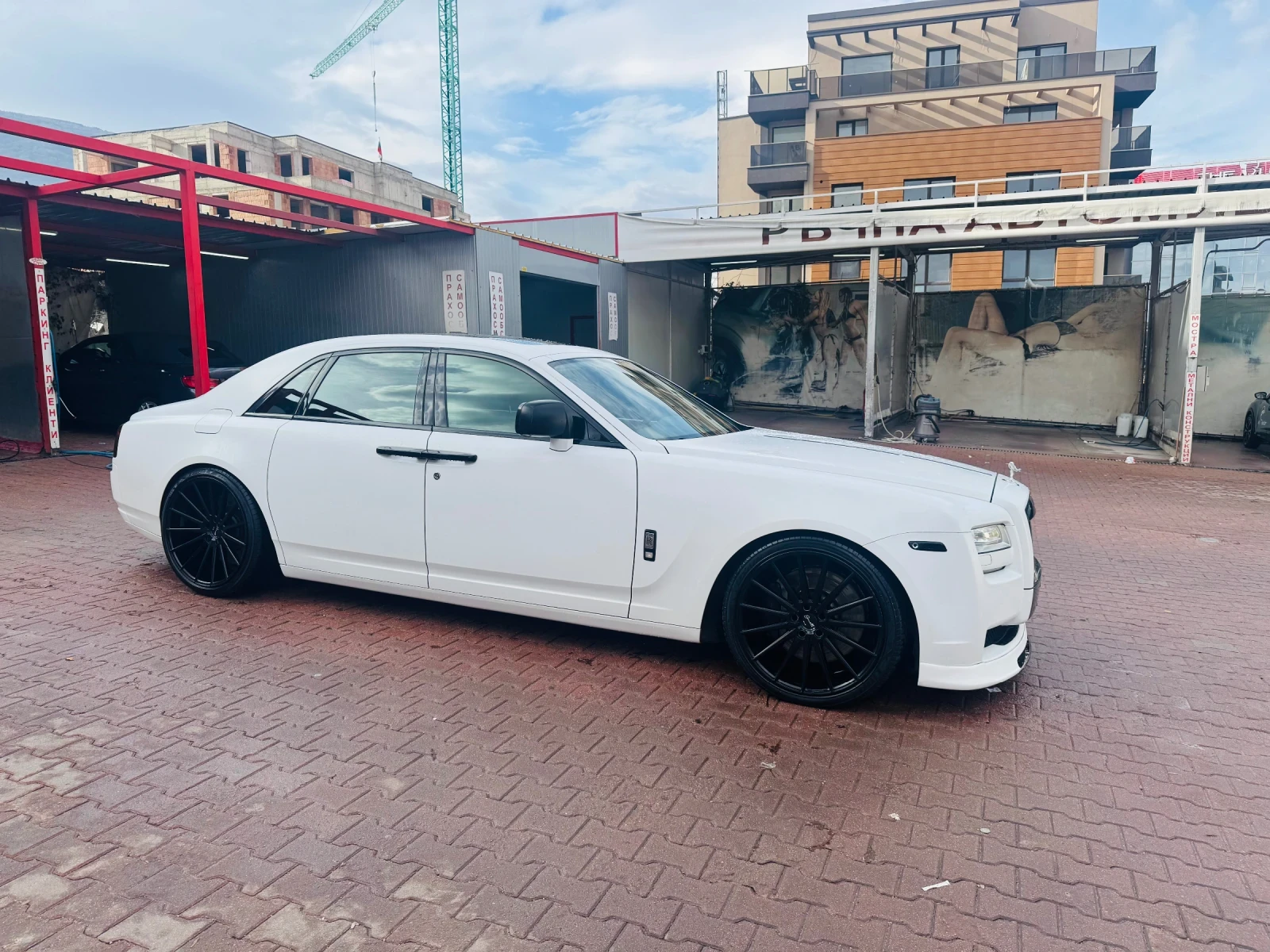 Rolls-Royce Ghost Предлага се и Собствен ЛИЗИНГ Black badge v12 600h - изображение 9