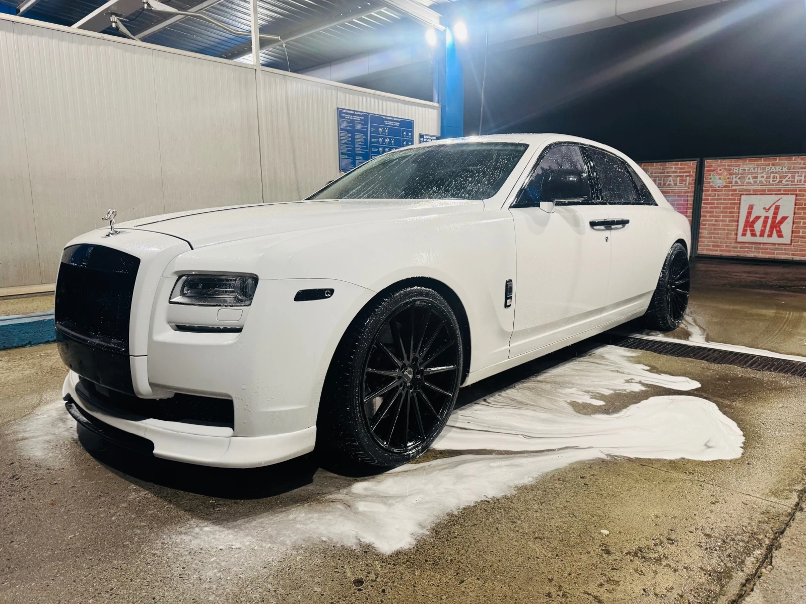 Rolls-Royce Ghost �������� �� � �������� ������ Black badge v12 600h | Mobile.bg � ����������� 11