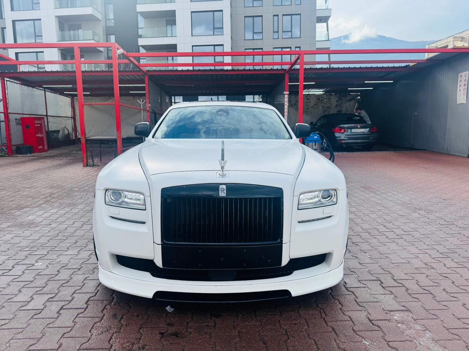 Rolls-Royce Ghost Предлага се и Собствен ЛИЗИНГ Black badge v12 600h - изображение 3