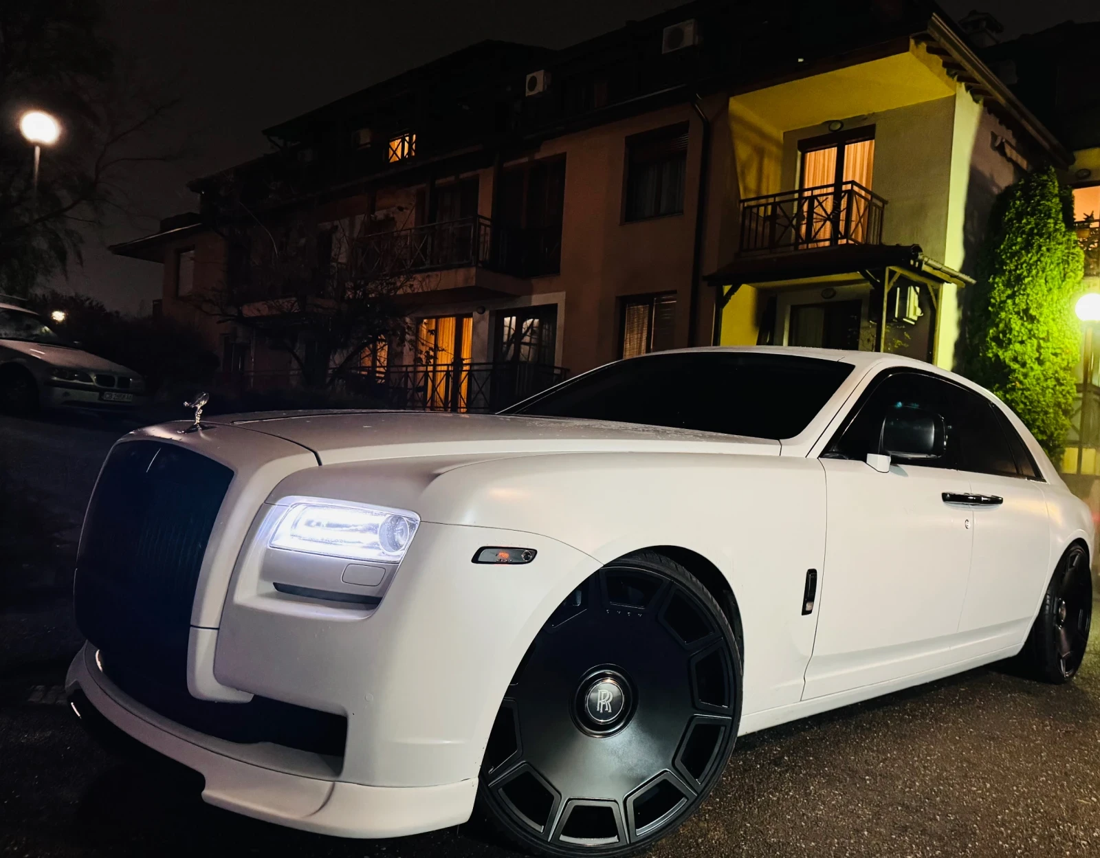 Rolls-Royce Ghost Предлага се и Собствен ЛИЗИНГ Black badge v12 600h - изображение 6