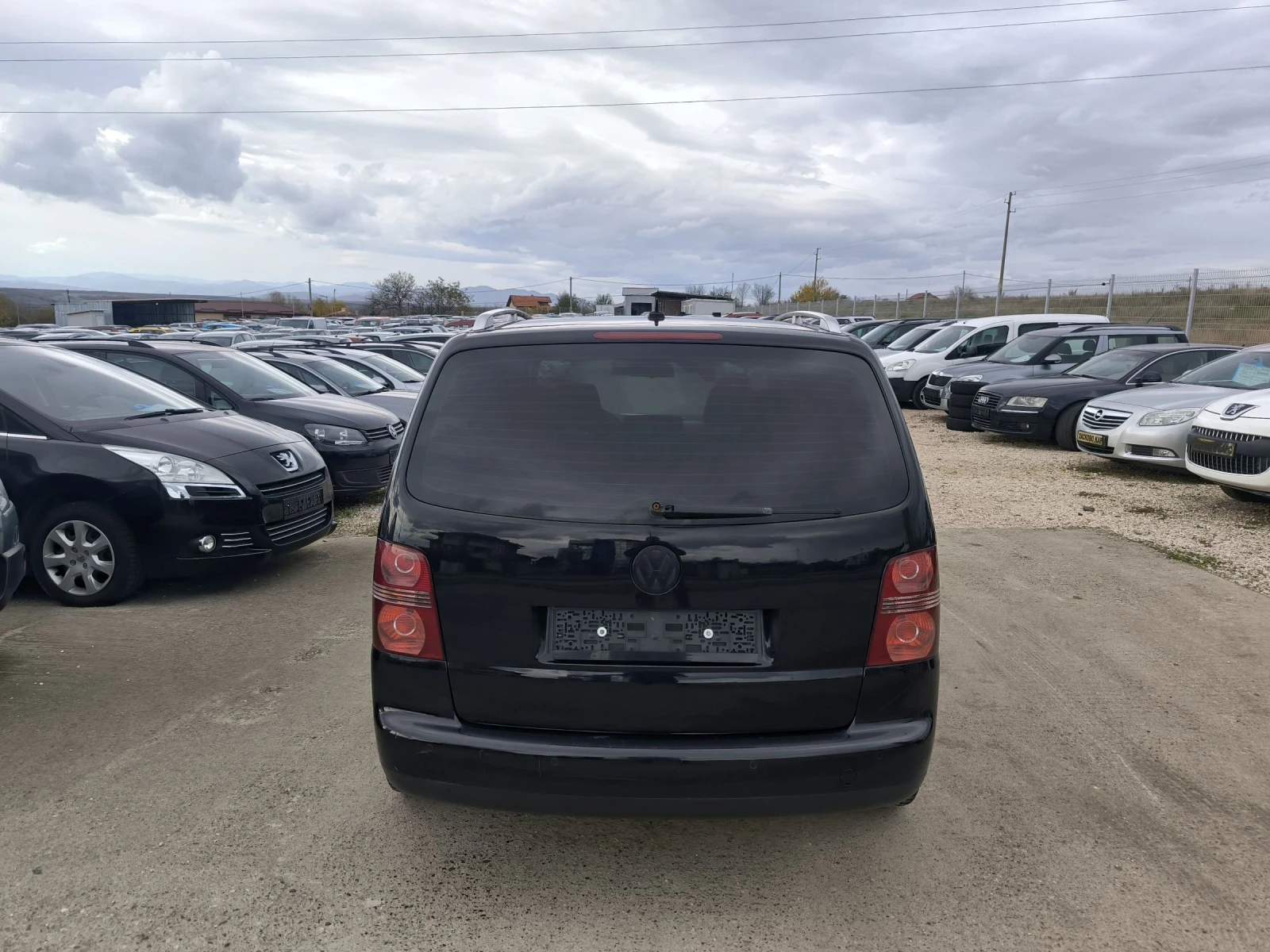 VW Touran 2.0TD Automatic 170kc - изображение 5