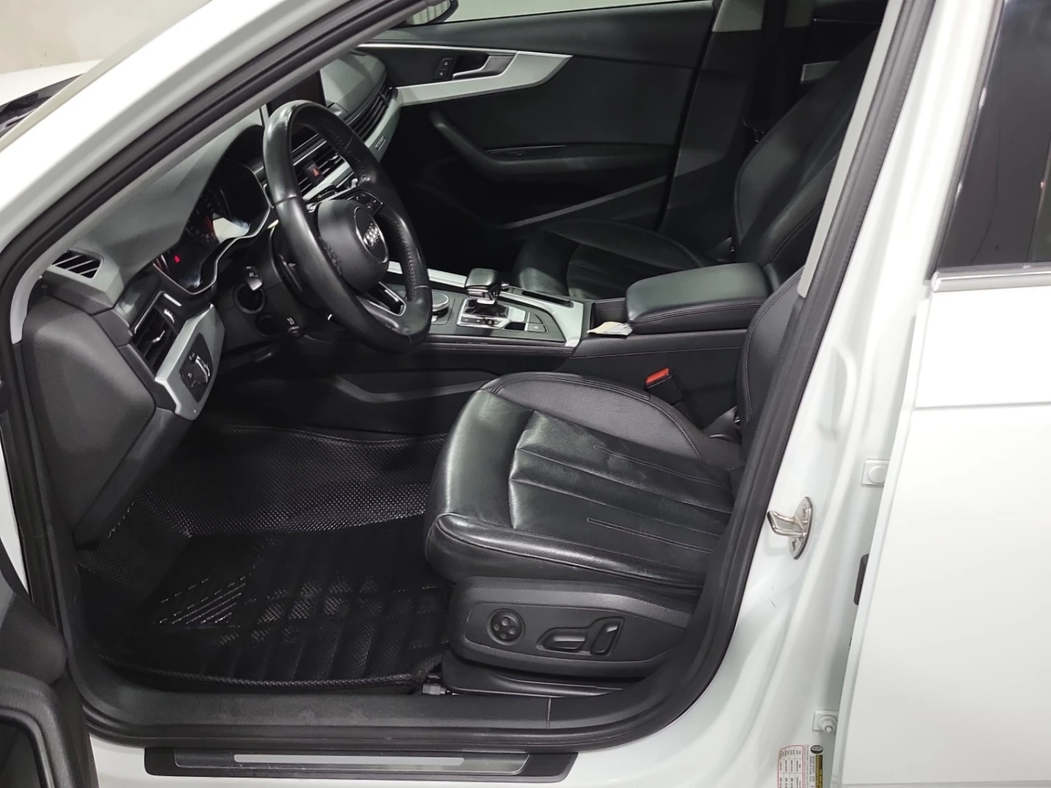 Audi A4 2.0 TFSI Quattro Comfort * АвтоКредит* ЦЕНА ДО БГ - изображение 8