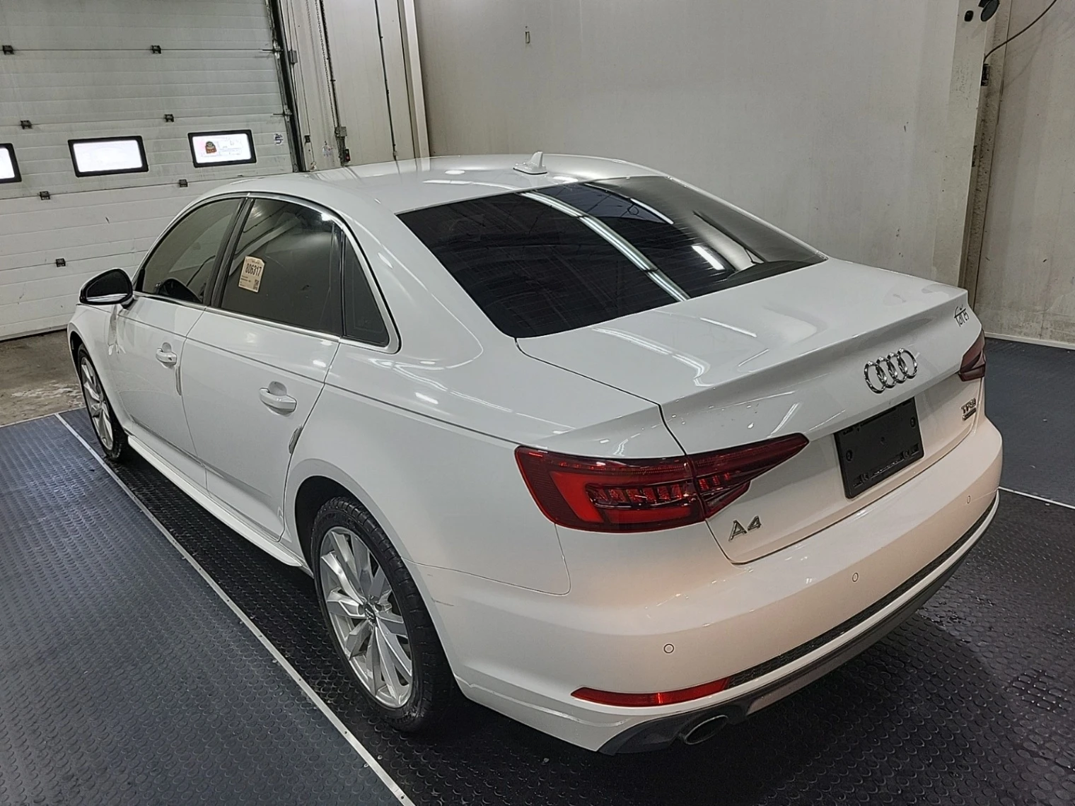 Audi A4 2.0 TFSI Quattro Comfort * АвтоКредит* ЦЕНА ДО БГ - изображение 4