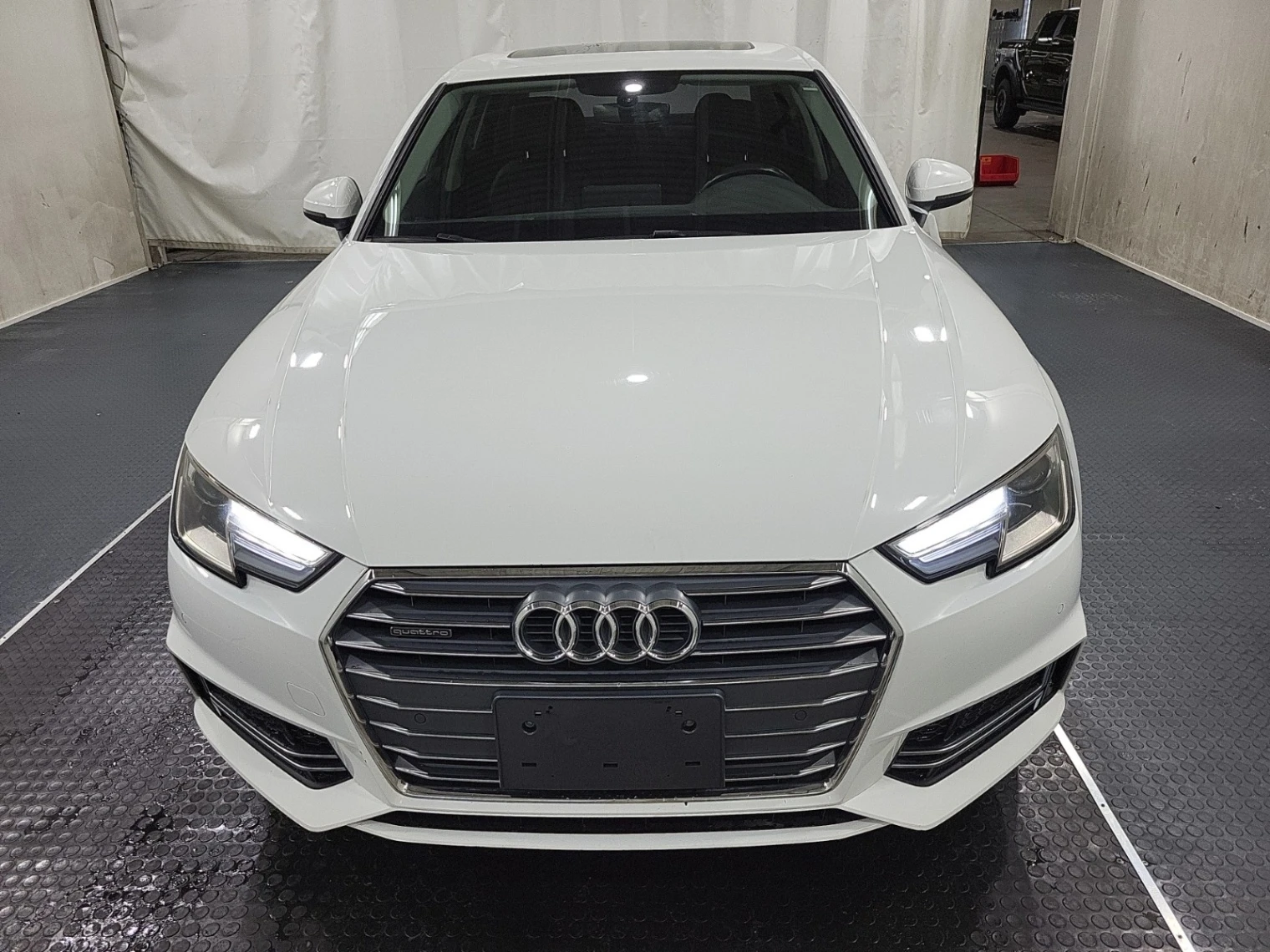 Audi A4 2.0 TFSI Quattro Comfort * АвтоКредит* ЦЕНА ДО БГ - изображение 3