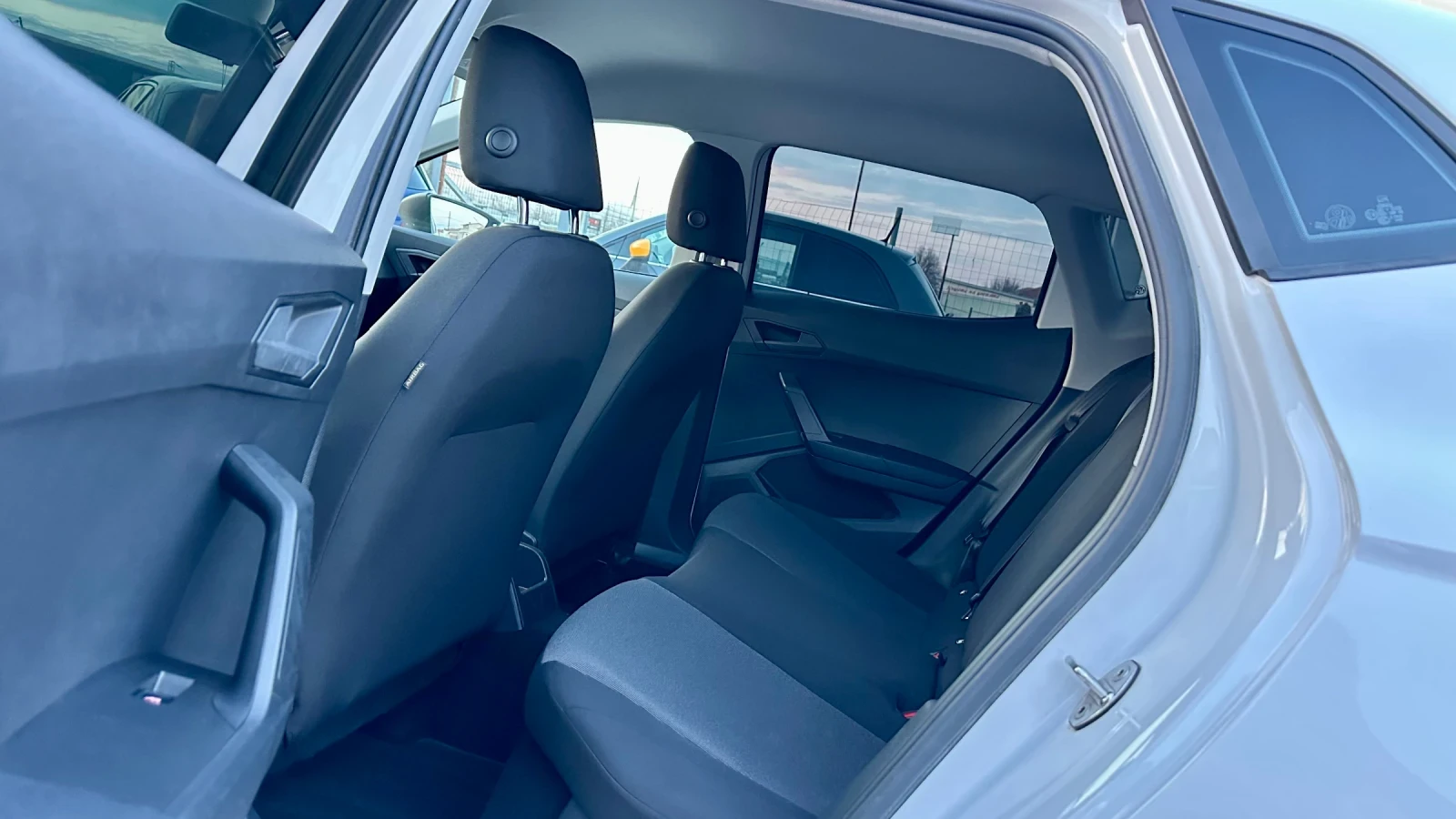 Seat Ibiza 1.6TDI 10/2020г. EURO 6D Отлично състояние!, снимка 13 - Автомобили и джипове - 53978929