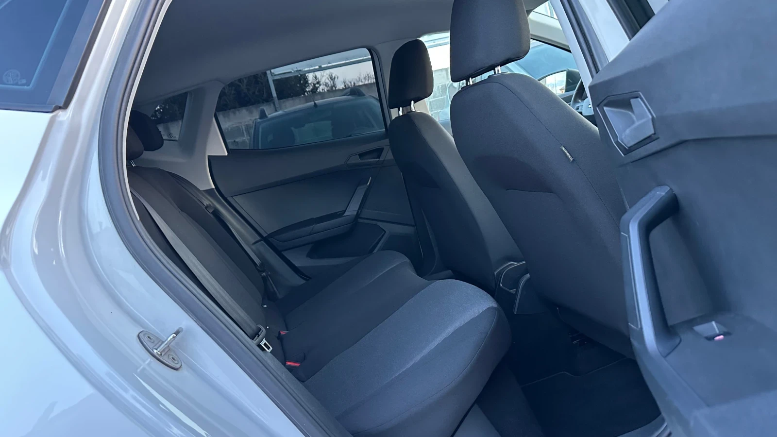 Seat Ibiza 1.6TDI 10/2020г. EURO 6D Отлично състояние!, снимка 14 - Автомобили и джипове - 53978929