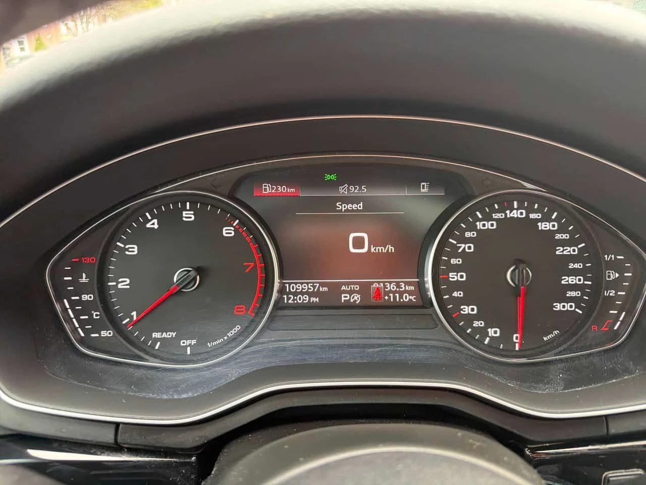 Audi A4 * Komfort * MATRIX* DISTRONIC* KEYLESS* , снимка 8 - Автомобили и джипове - 54478655
