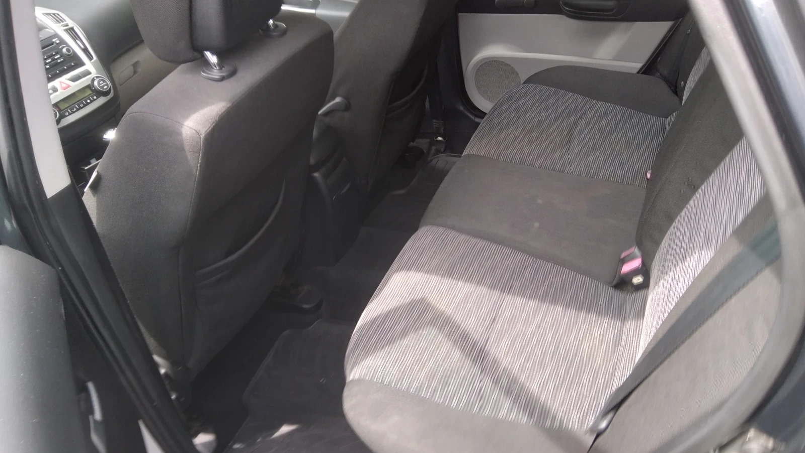 Kia Ceed 1.6i   125кс., снимка 9 - Автомобили и джипове - 54609190