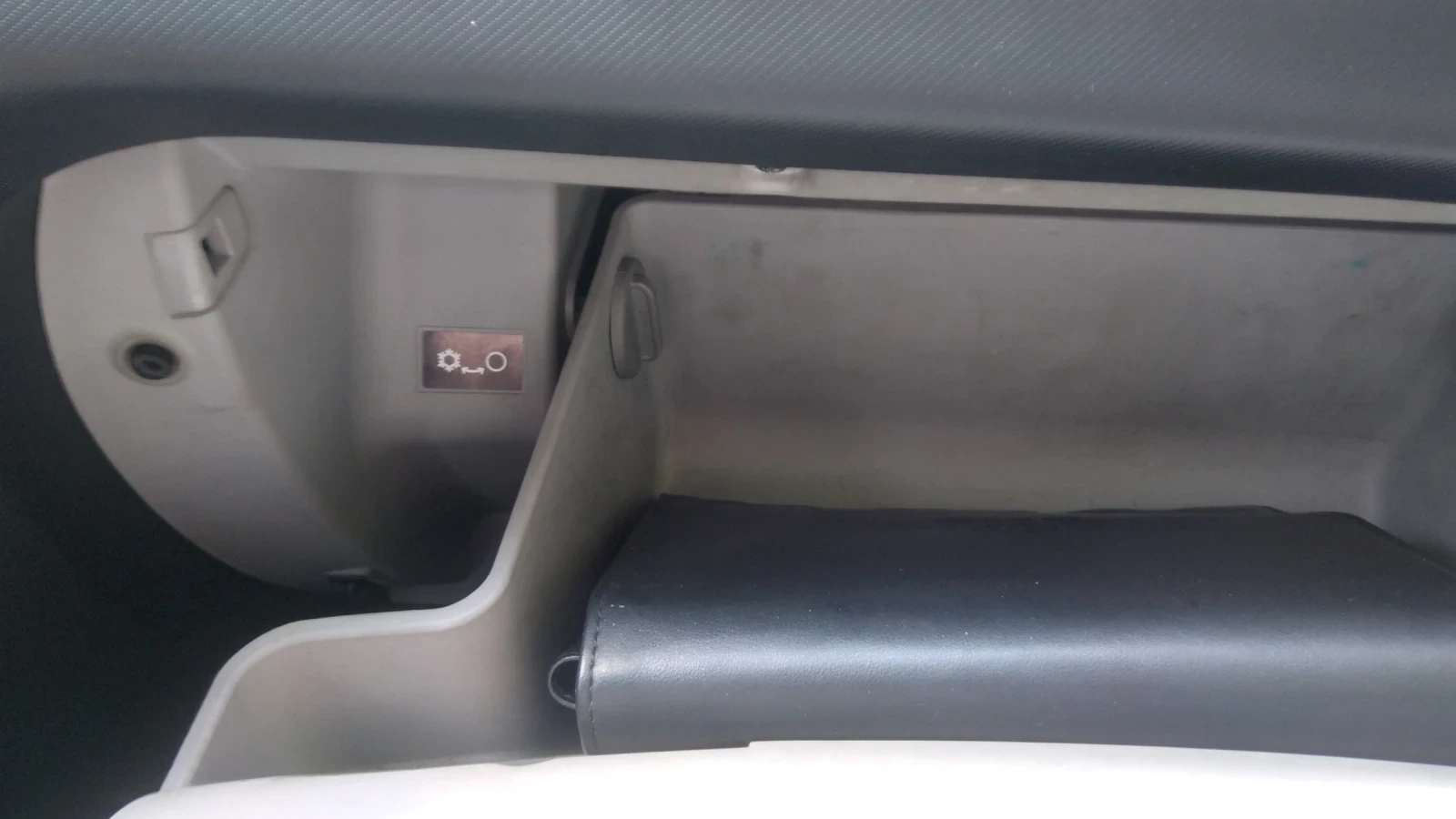 Kia Ceed 1.6i   125кс., снимка 11 - Автомобили и джипове - 54609190