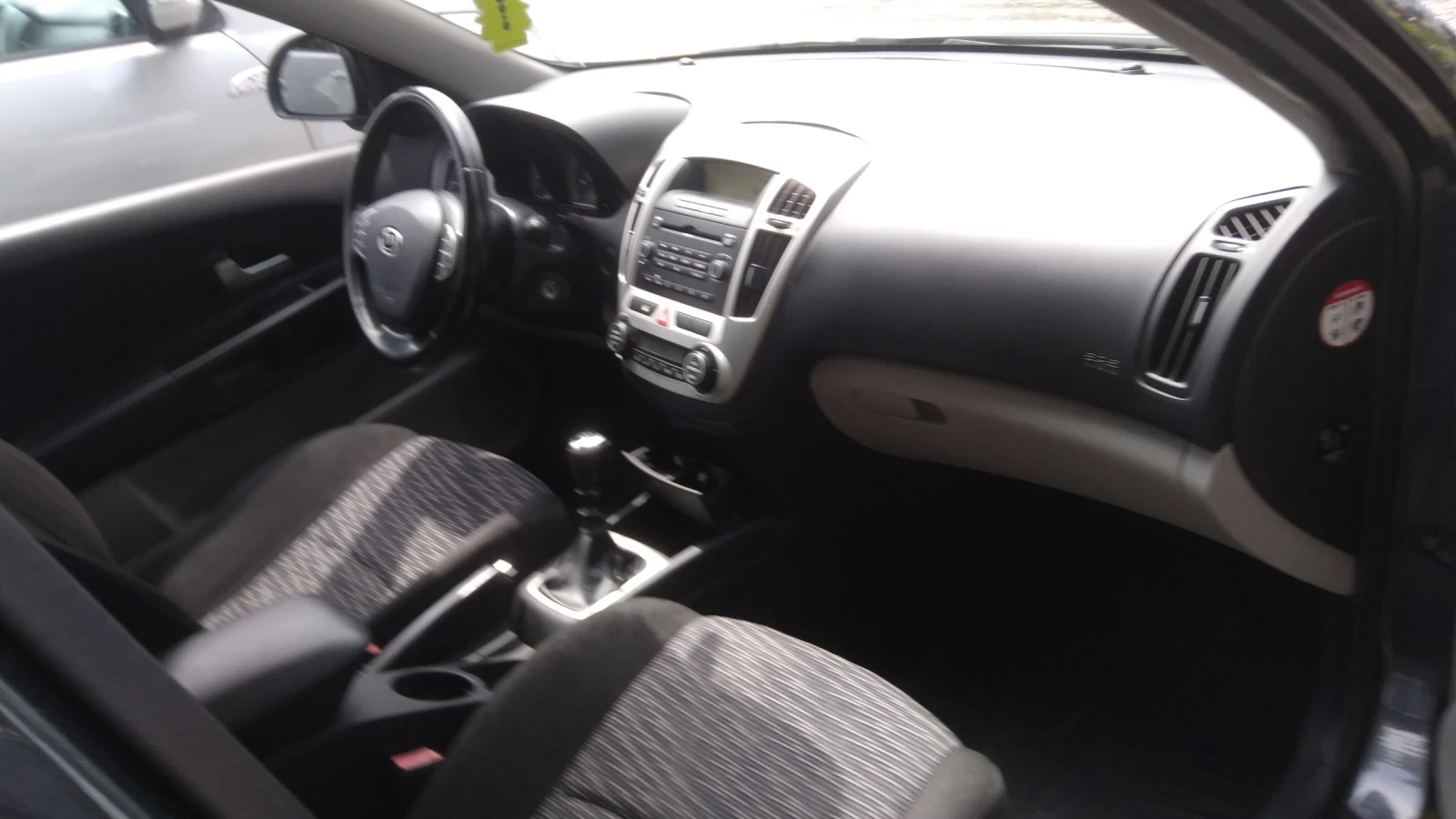 Kia Ceed 1.6i   125кс., снимка 7 - Автомобили и джипове - 54609190