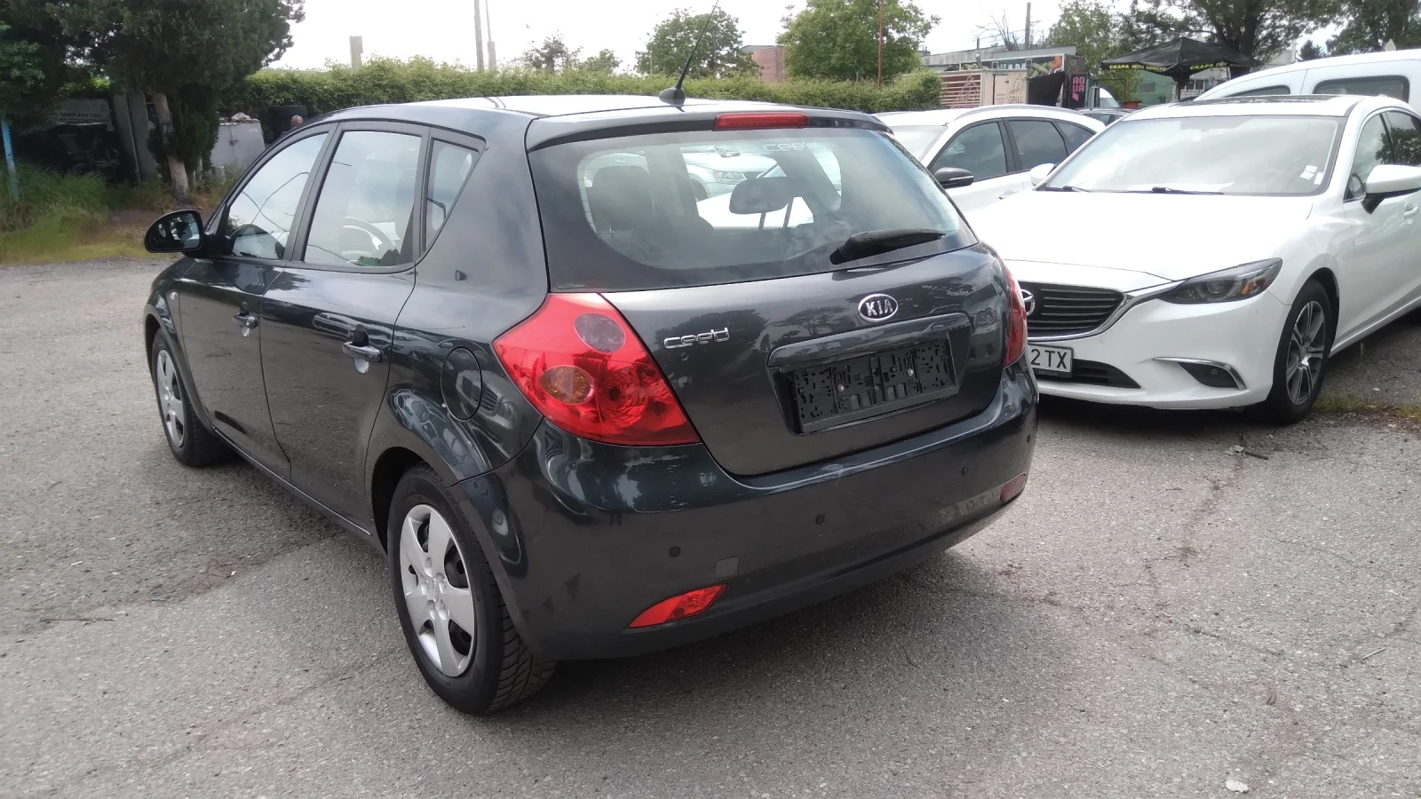 Kia Ceed 1.6i   125кс., снимка 3 - Автомобили и джипове - 54609190