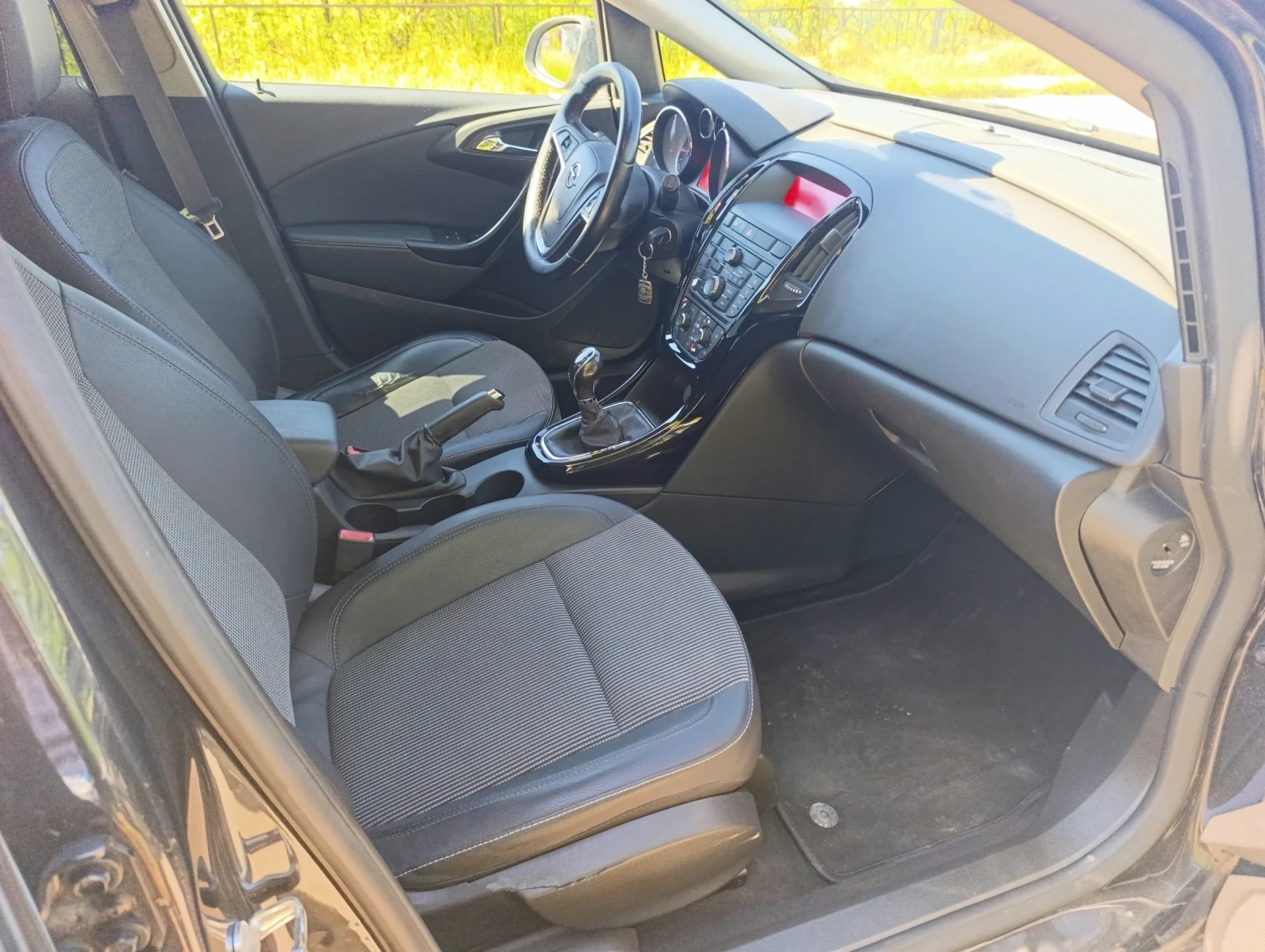 Opel Astra 1.4 Gaz-Benzin, снимка 6 - Автомобили и джипове - 54718146