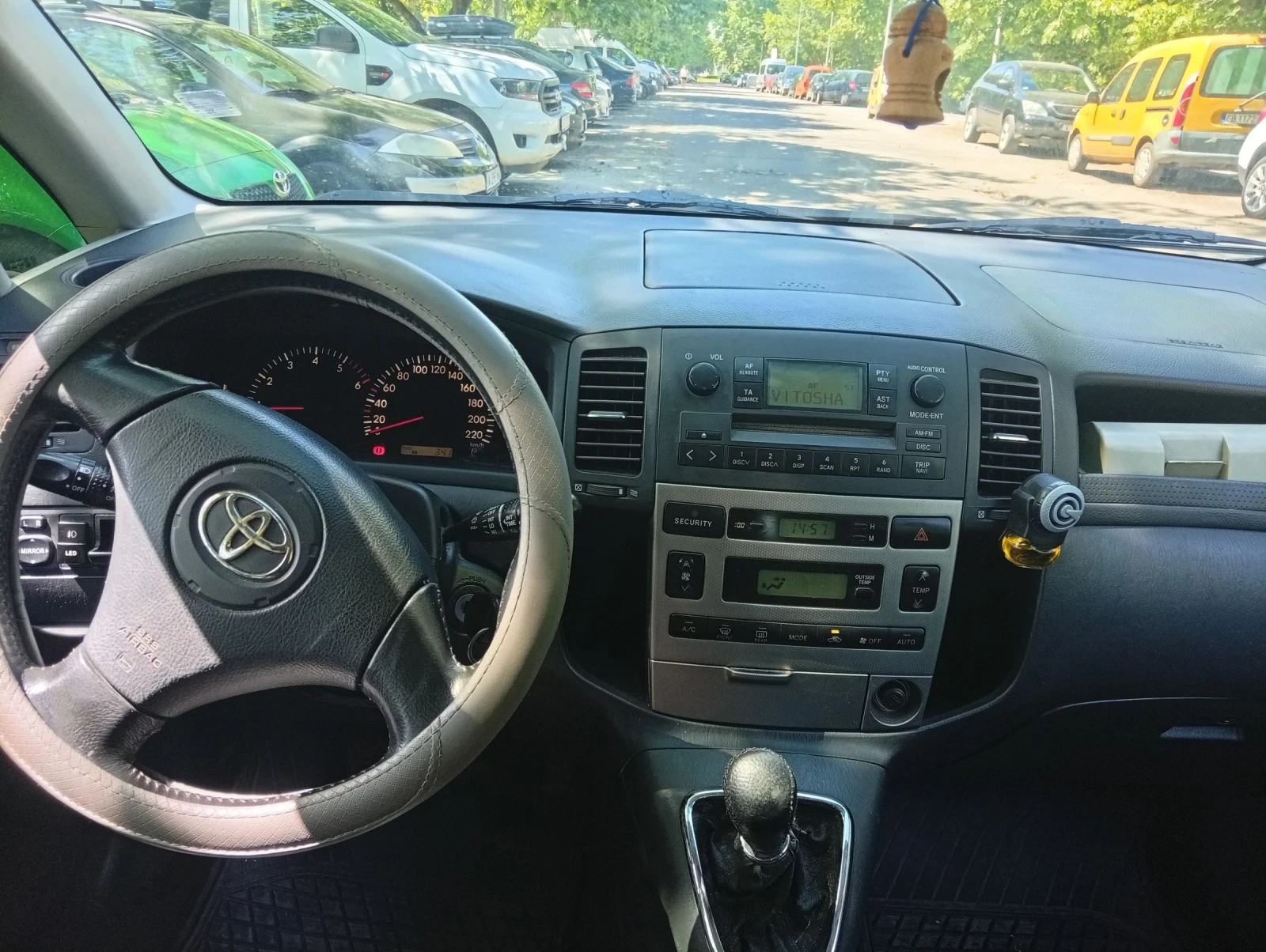 Toyota Corolla verso 2.0 D4D, снимка 6 - Автомобили и джипове - 54723593