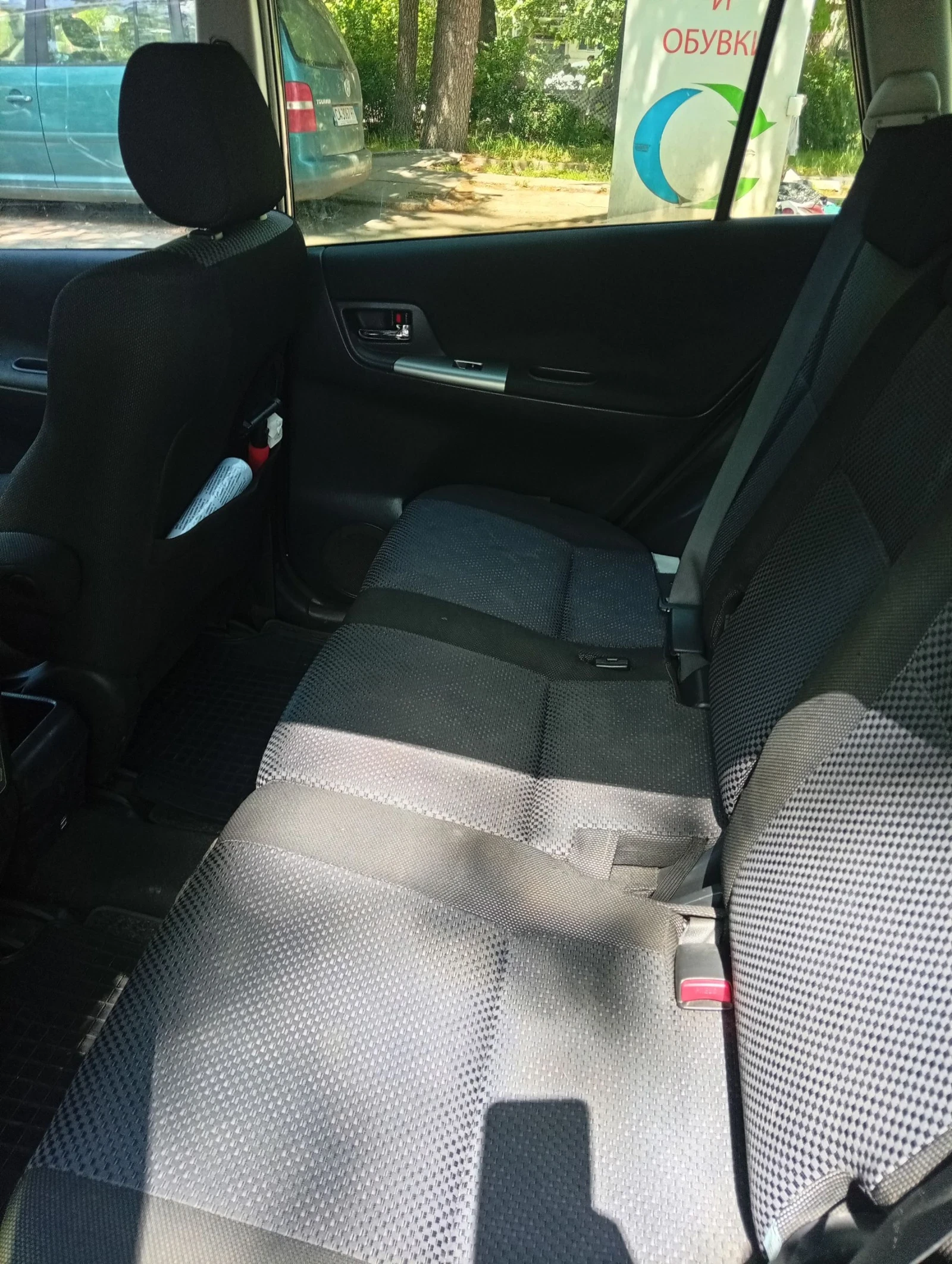 Toyota Corolla verso 2.0 D4D, снимка 8 - Автомобили и джипове - 54723593