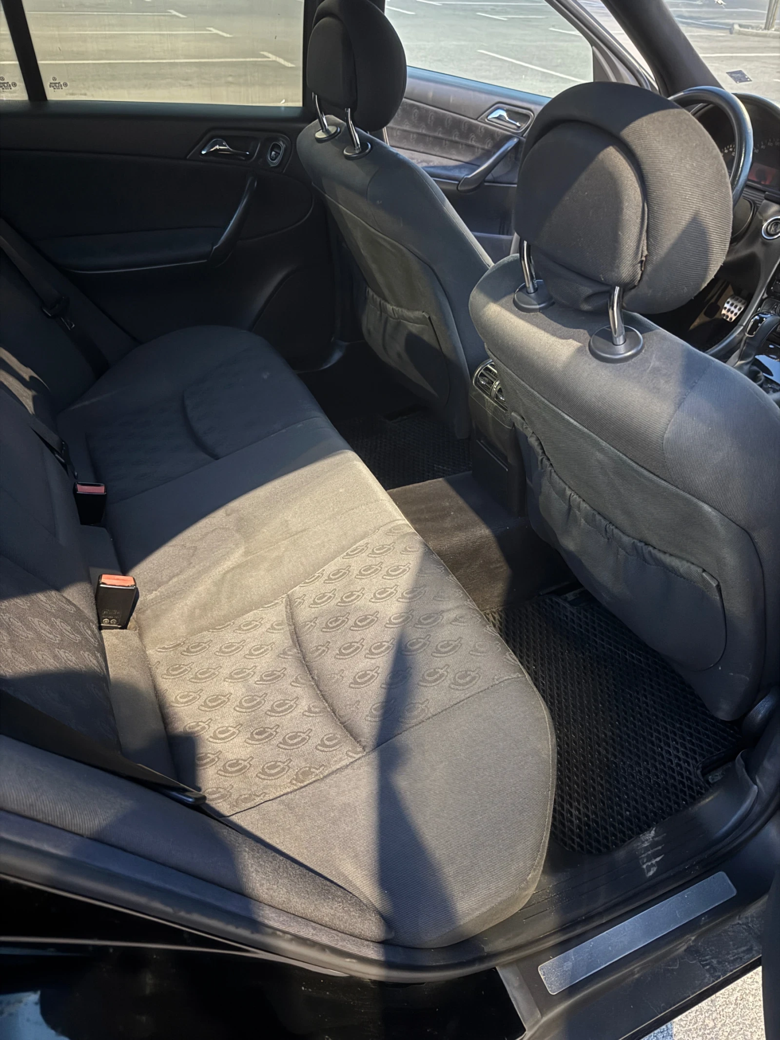 Mercedes-Benz C 220, снимка 15 - Автомобили и джипове - 54875616