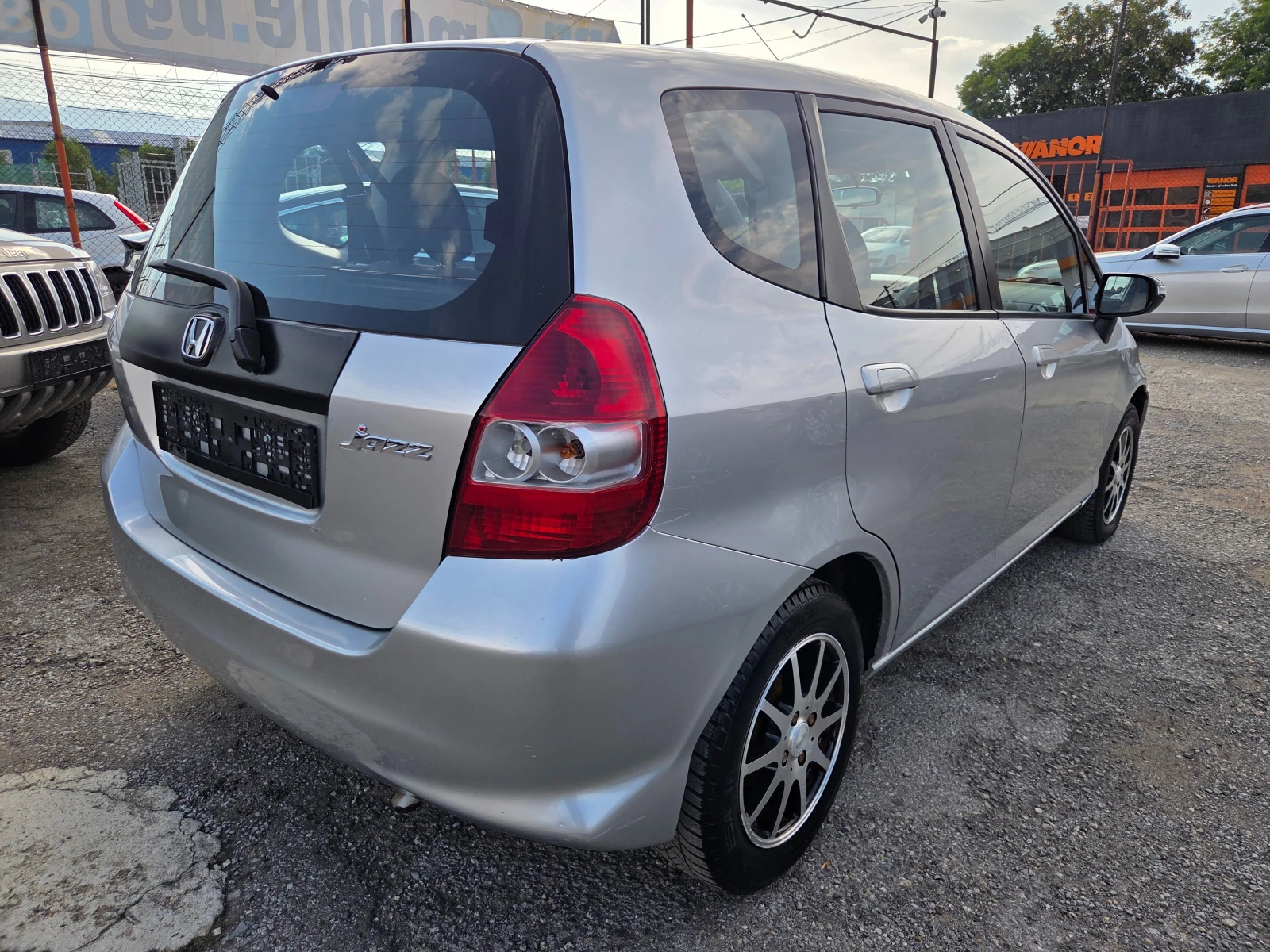 Honda Jazz 1.4 i AUTOMAT, снимка 4 - Автомобили и джипове - 55325324