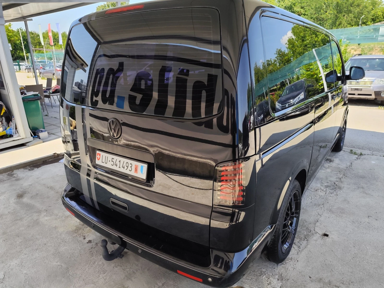 VW Multivan 2.0 TDI Швейцария , снимка 12 - Автомобили и джипове - 55334458