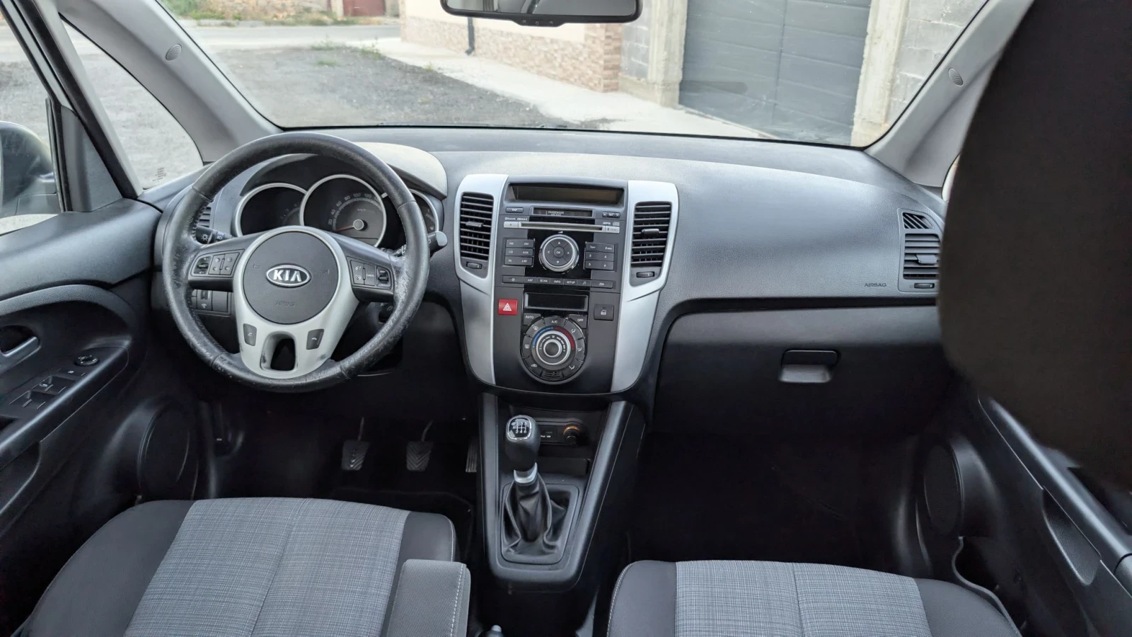 Kia Venga 1.4d, снимка 8 - Автомобили и джипове - 55965576