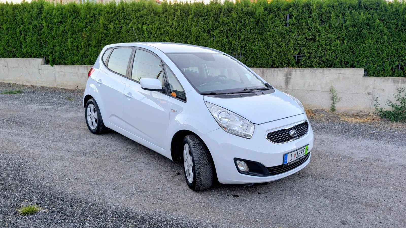 Kia Venga 1.4d, снимка 2 - Автомобили и джипове - 55965576