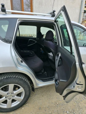 Toyota Rav4 2.2 d4d, снимка 11