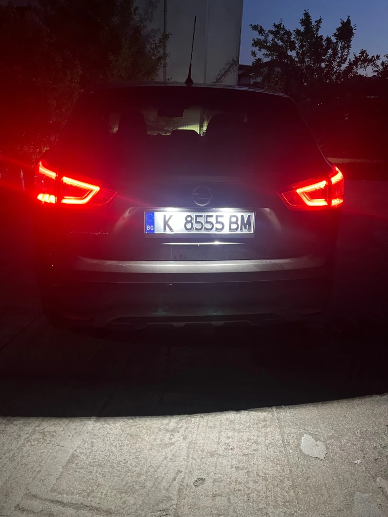 Nissan Qashqai, снимка 17 - Автомобили и джипове - 50549327