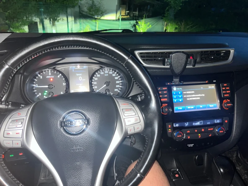 Nissan Qashqai, снимка 16 - Автомобили и джипове - 50549327