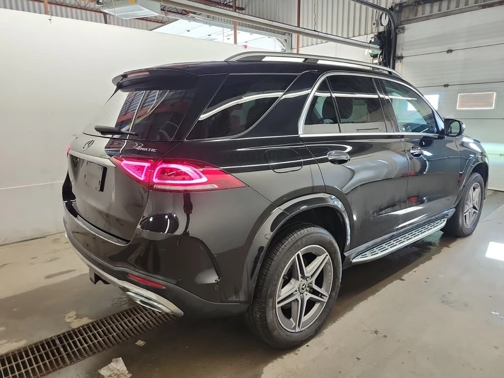 Mercedes-Benz GLE 450 / ДИСТРОНИК / ПОДГРЕВ / ОБДУХВАНЕ / 360 / ПАНО - изображение 4